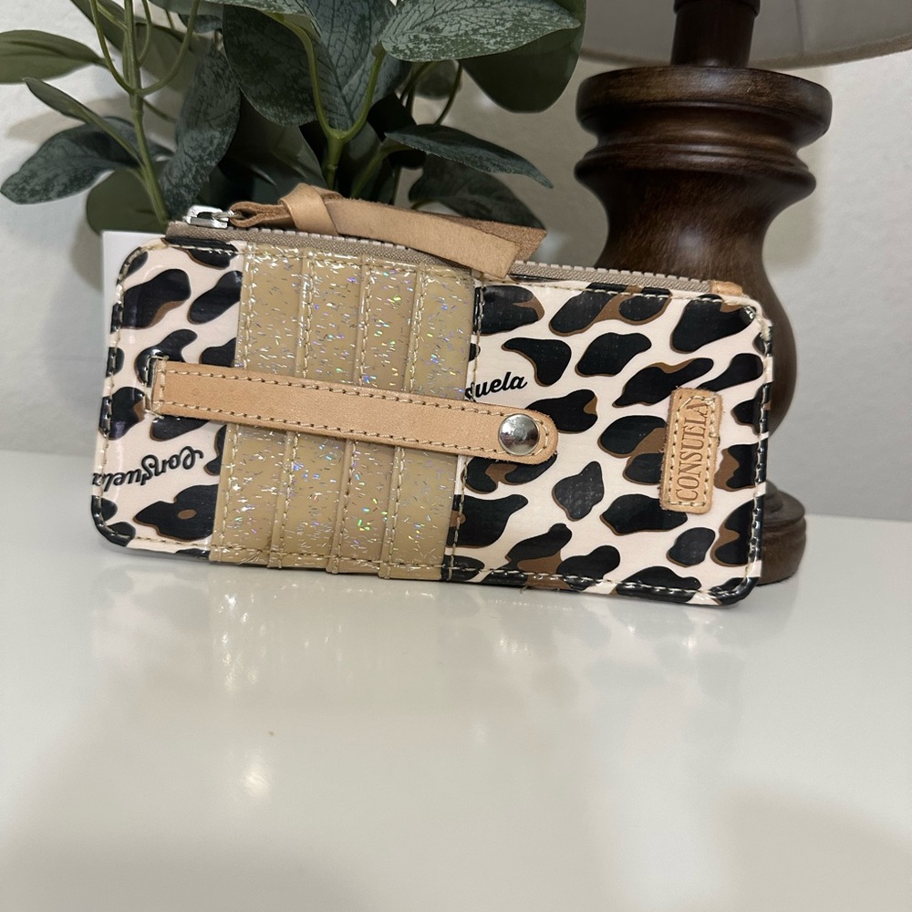 Consuela Card Organzier